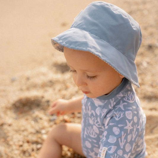 Chapéu de Praia Reversível - Stripes Ocean Blue | Little Dutch