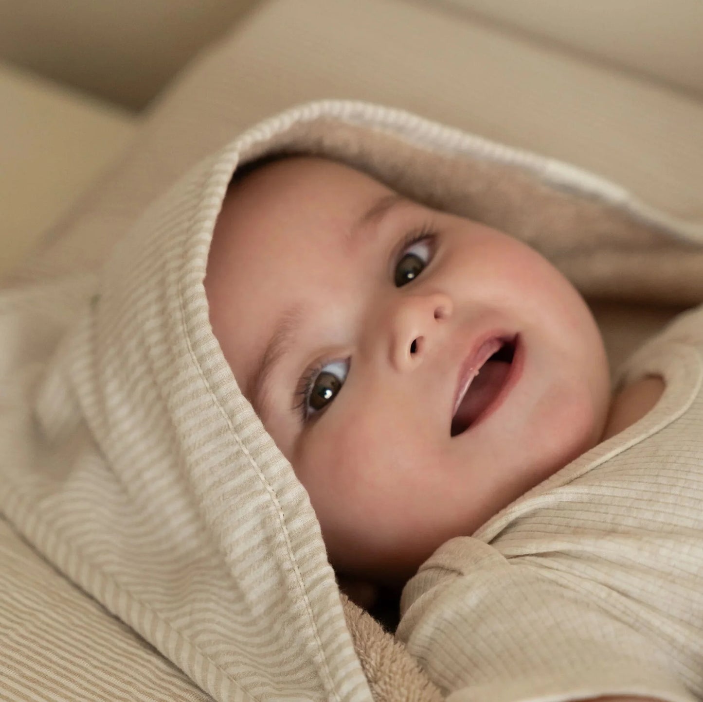 Toalha de Banho com Capuz Baby Bunny 75x75 | Little Dutch