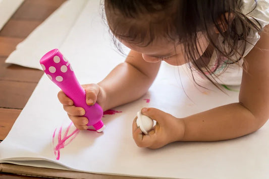 6 Marcadores Coloridos com Ponta de Esponja.