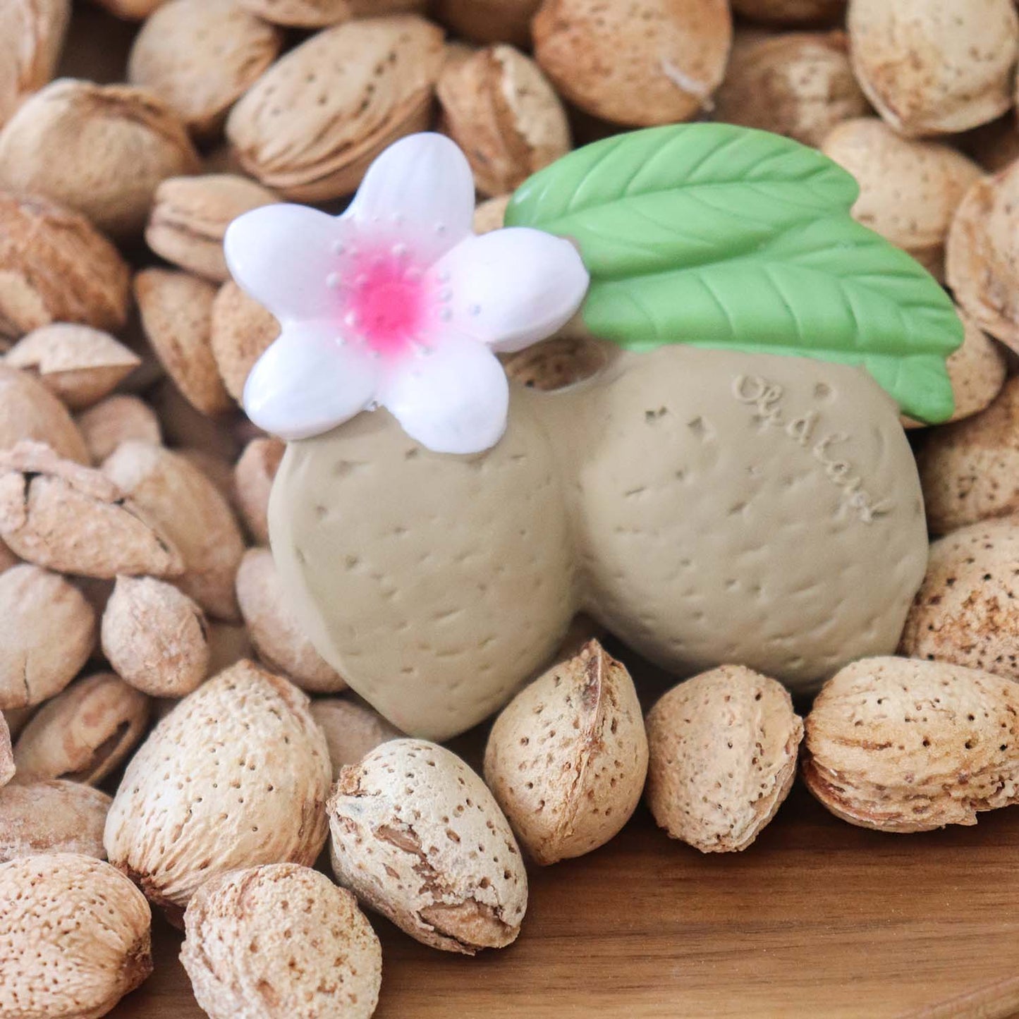 Mordedor - Aly The Almond | Oli & Carol