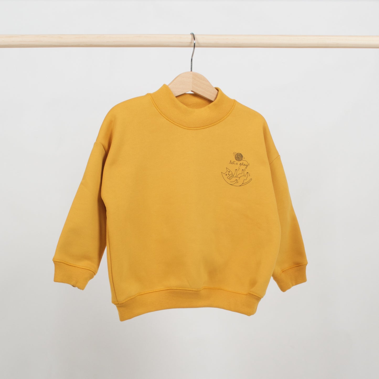 Confenix x Lara Luís - Conjunto Felpa Gola Alta - Amarelo.