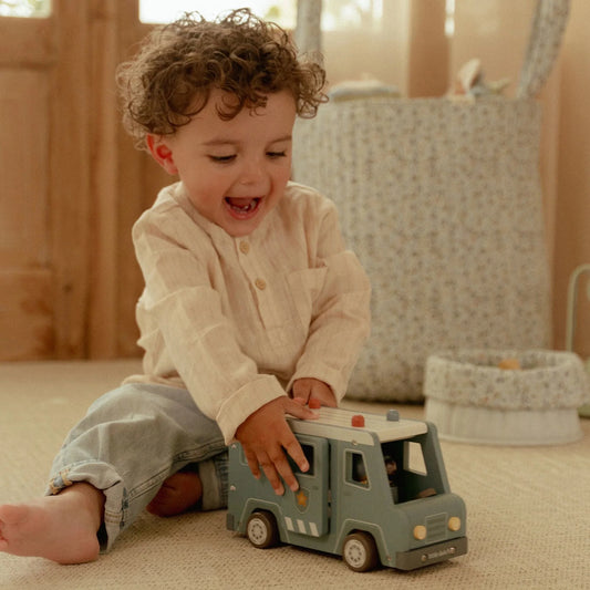 Carrinha da Polícia em Madeira - Little Dutch
