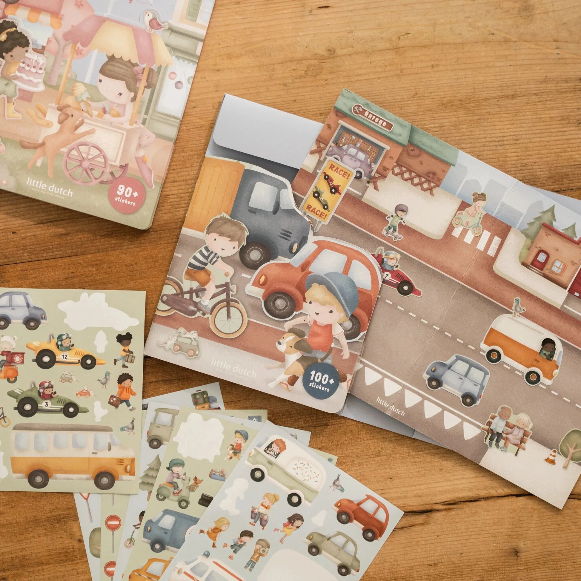 Livro de Autocolantes - Jim & Friends | Little Dutch.