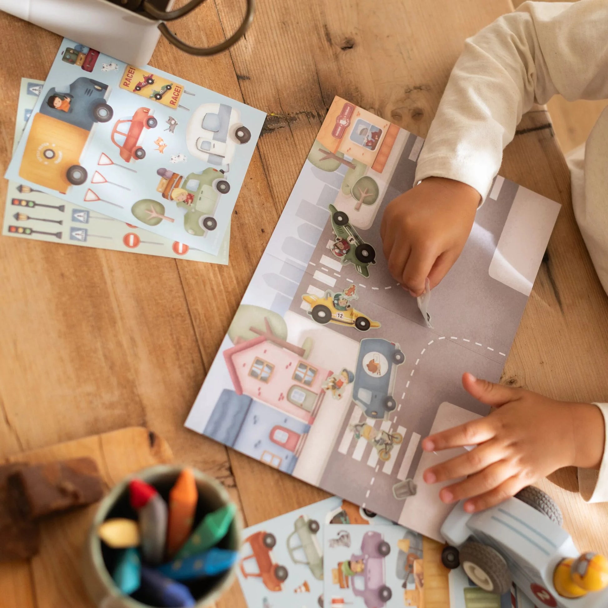 Livro de Autocolantes - Jim & Friends | Little Dutch.