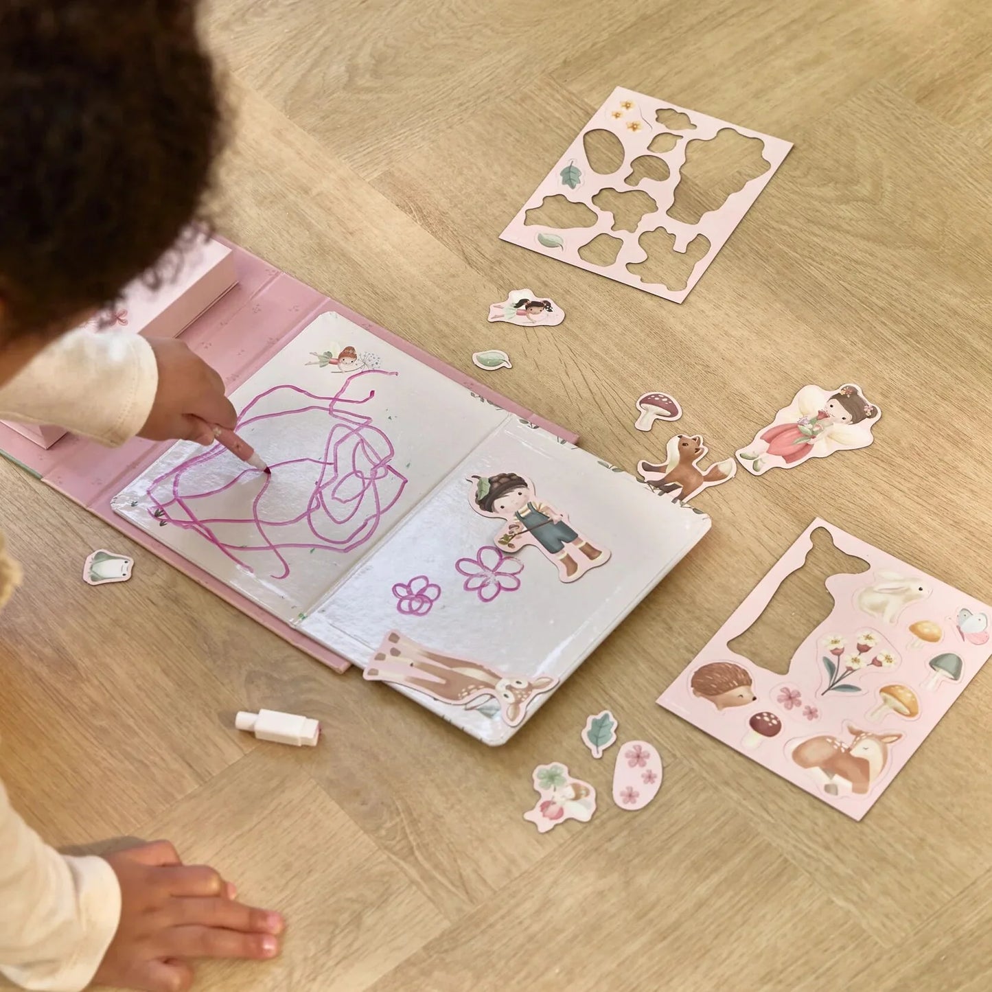 Livro de Actividades Magnético - Fairy Garden | Little Dutch