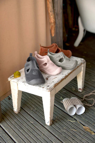 Sandálias de Praia - Cinza Escuro.