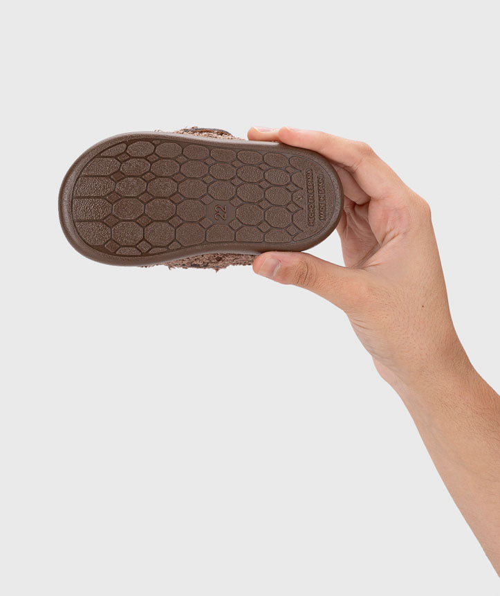 Igor - Pantufas Homie Girafa - Castanho.